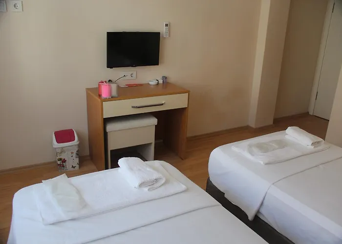 Marti מלון Degirmendere